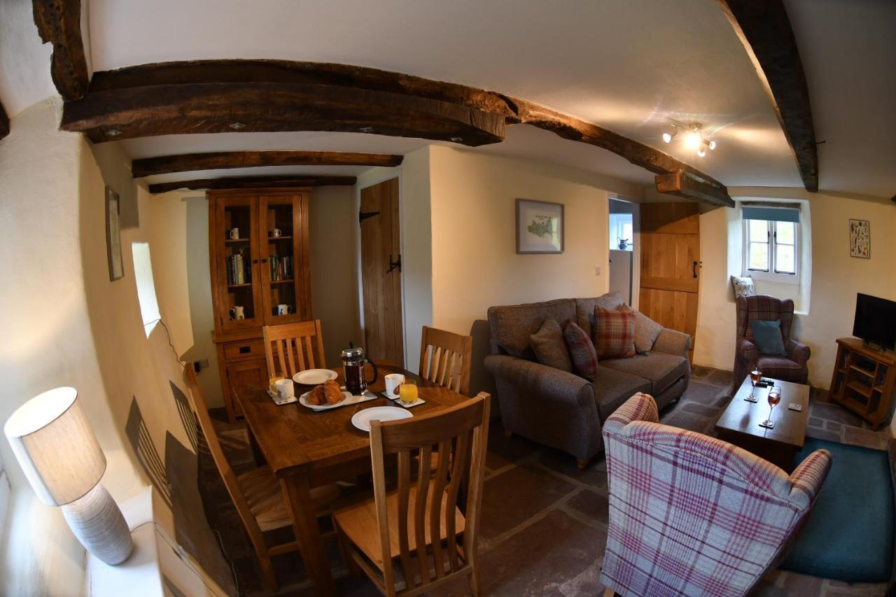 Pant Llwyd Farm Villa Llangynidr Exterior photo
